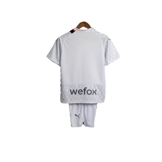 Kit Infantil AC Milan II 23/24 - Puma - Branco com detalhes em vermelho e preto