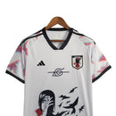 Camisa Japão Edição especial 24/25 - Torcedor Adidas Masculina - Branca com desenhos de Anime em azul e vermelho