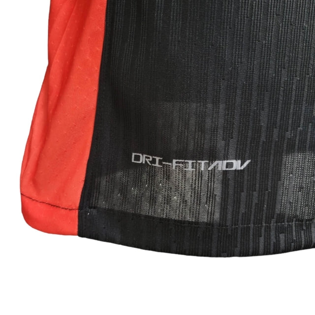 Camisa Barcelona II 24/25 - Jogador Nike Masculina - Preta com detalhes em azul e vermelho