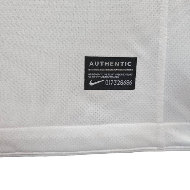 Camisa Retrô Inter de Milão II 2010/2011 - Masculina Nike - Branca com detalhes em azul