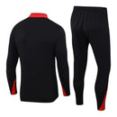 Conjunto Liverpool Treino 24/25 - Masculino Nike - Preto com detalhes em vermelho