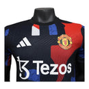 Camisa Manchester United Treino 25/26 - Jogador Adidas Masculina - Azul com detalhes em vermelho