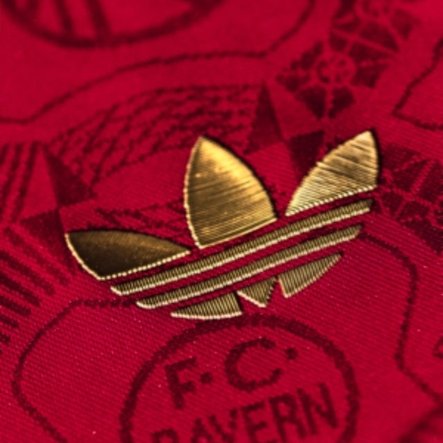 Camisa Bayern de Munique Edição especial Aniversário 125 anos 25/26 - Torcedor Adidas Masculina - Vinho com detalhes em dourado