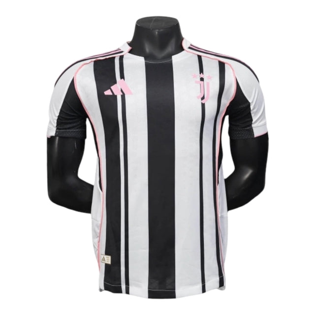 Camisa Juventus I 25/26 - Jogador Adidas Masculina - Preta e branca com detalhes em rosa